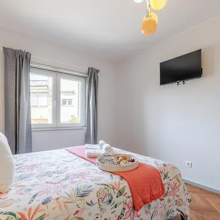 Hostwise - Bright & Spacious Flat W/ Garage Appartement Porto