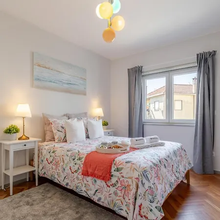 Appartement Hostwise - Bright & Spacious Flat W/ Garage *