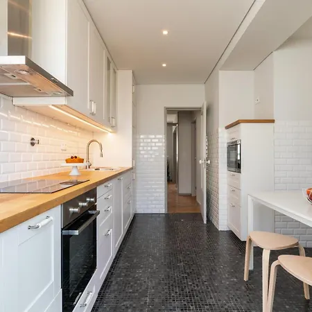 Hostwise - Bright & Spacious Flat W/ Garage Apartment Porto