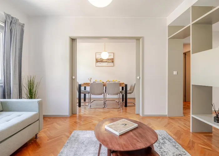 Hostwise - Bright & Spacious Flat W/ Garage Апартаменты