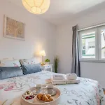 Hostwise - Bright & Spacious Flat W/ Garage Apartment Porto