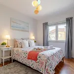 Apartment Hostwise - Bright & Spacious Flat W/ Garage *