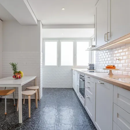 公寓 Hostwise - Bright & Spacious Flat W/ Garage 波尔图