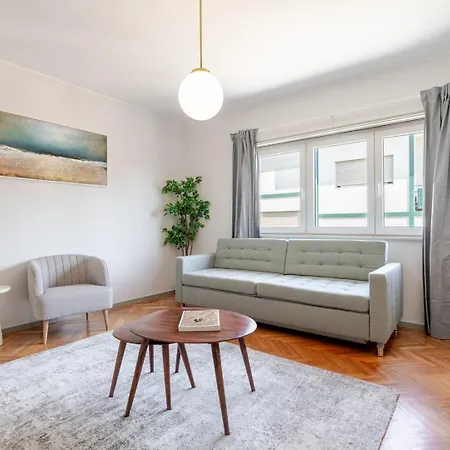 Hostwise - Bright & Spacious Flat W/ Garage Apartment Porto