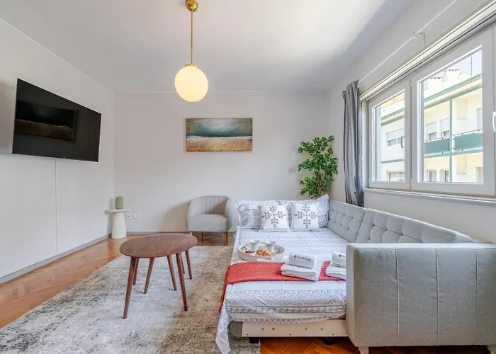 Hostwise - Bright & Spacious Flat W/ Garage Daire Porto