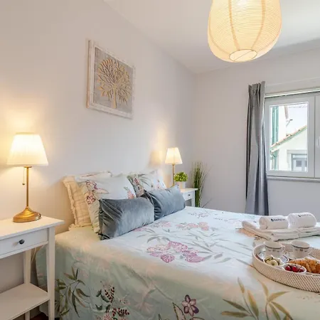 Hostwise - Bright & Spacious Flat W/ Garage Lejlighed *